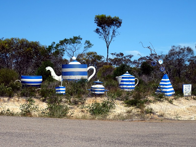 teapots.jpg
